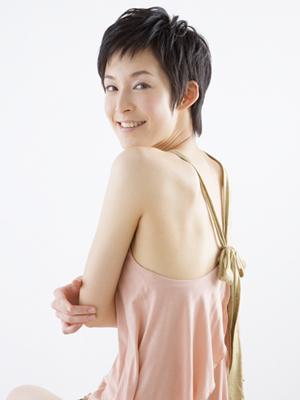 豊洲の美容室でグレーカラーの施術